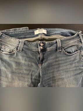 Hollister Women’s Low-Rise Butterfly Embroidery Medium Wash Bootcut Jeans